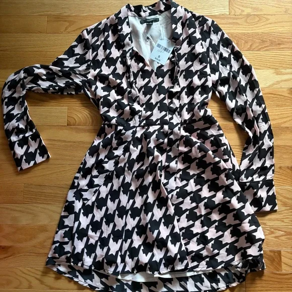 Forever 21 Black and Pink Patterned Long Sleeve Dress - Picture 1 of 4